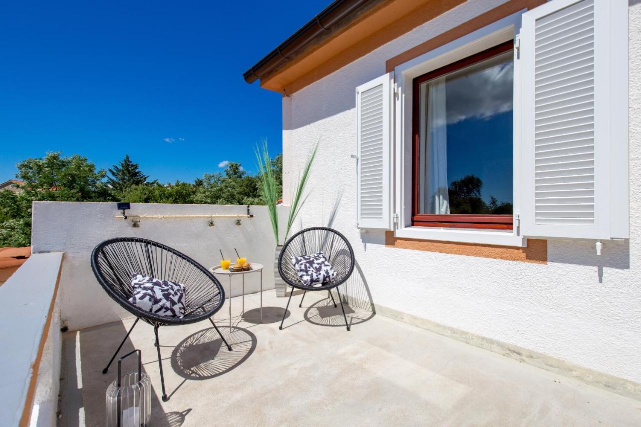 Villa Summer Oasis Dobrinj Extérieur photo