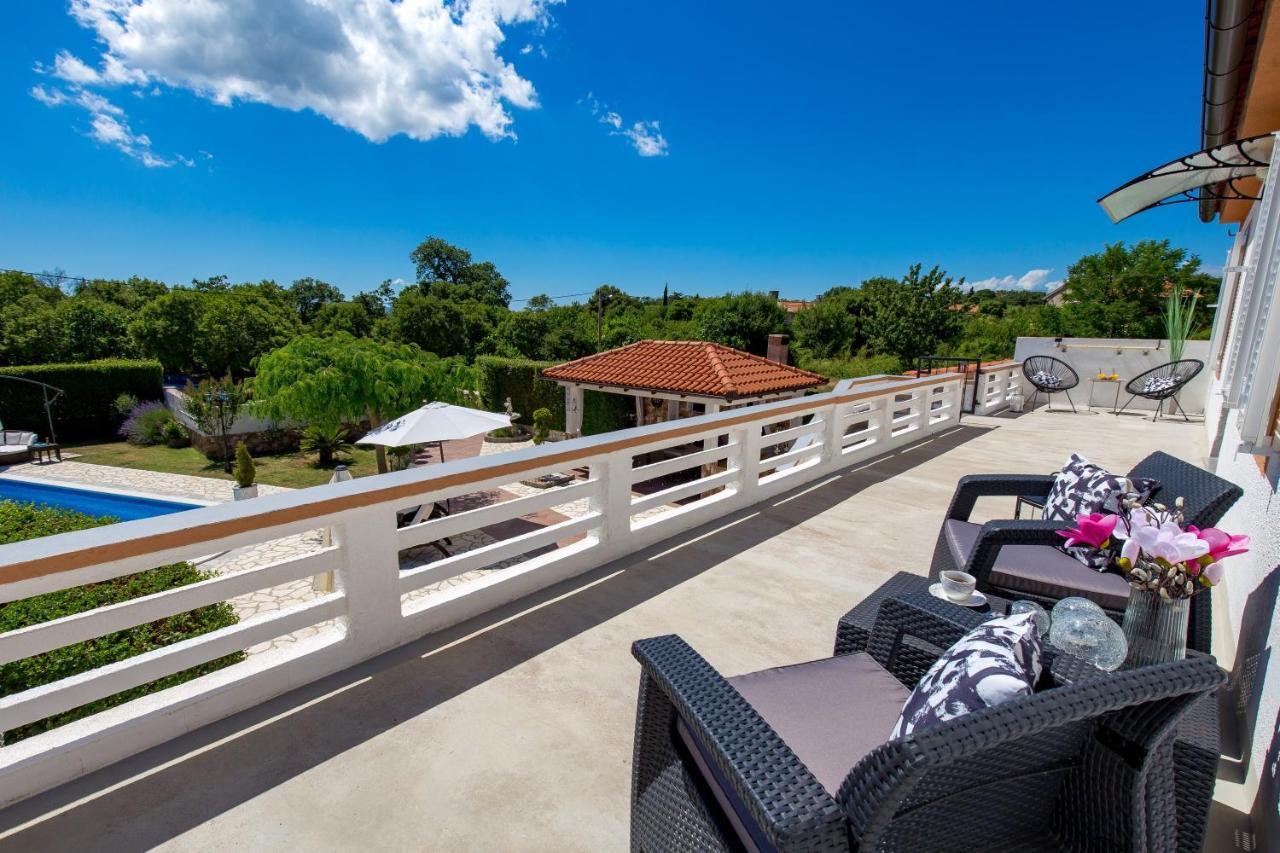 Villa Summer Oasis Dobrinj Extérieur photo