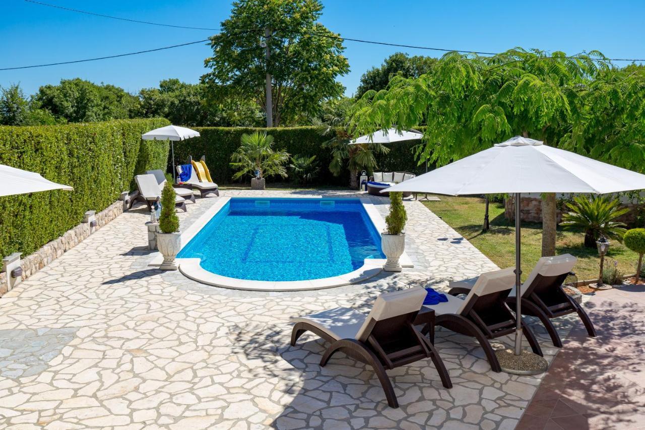 Villa Summer Oasis Dobrinj Extérieur photo
