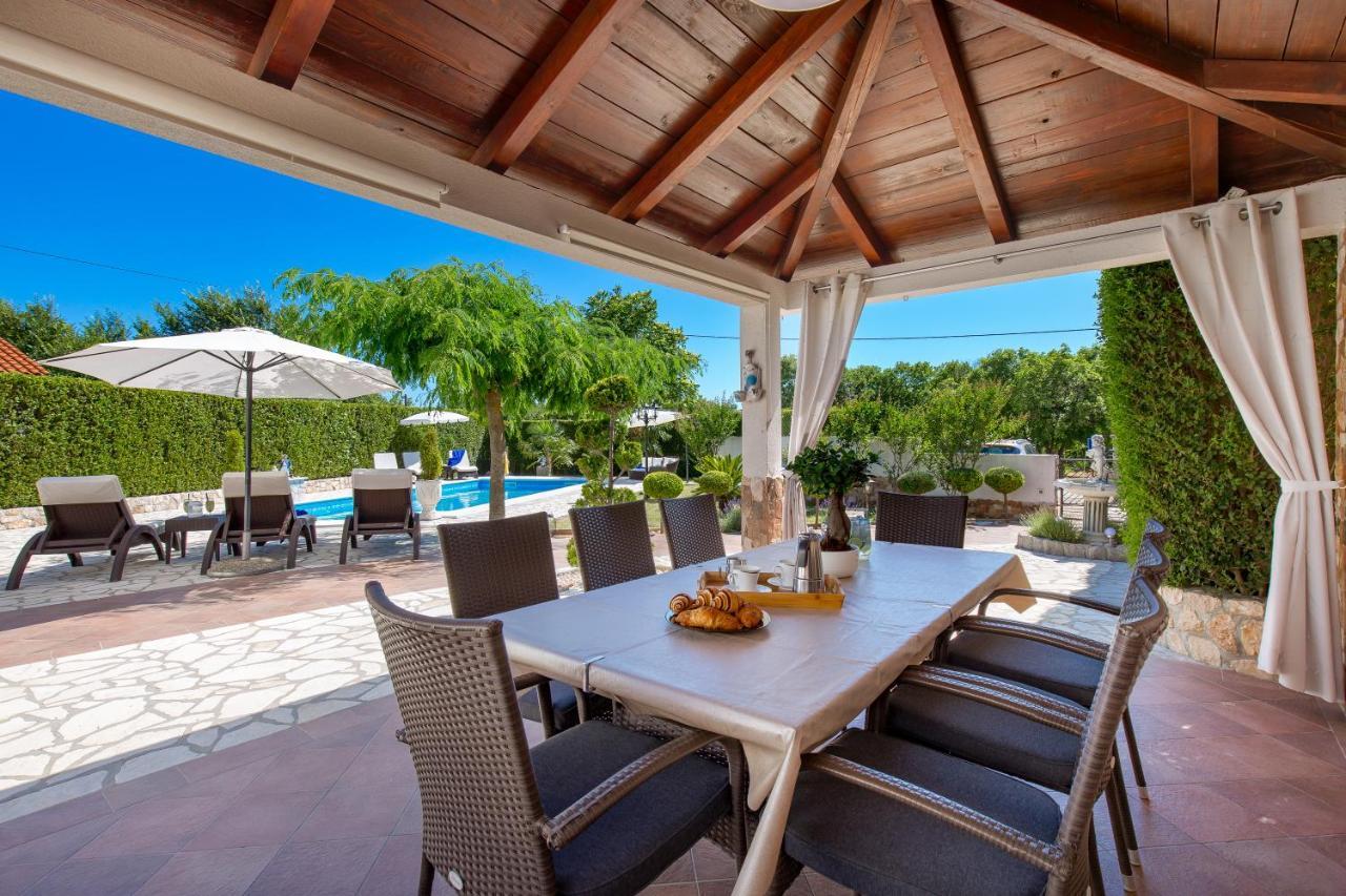 Villa Summer Oasis Dobrinj Extérieur photo