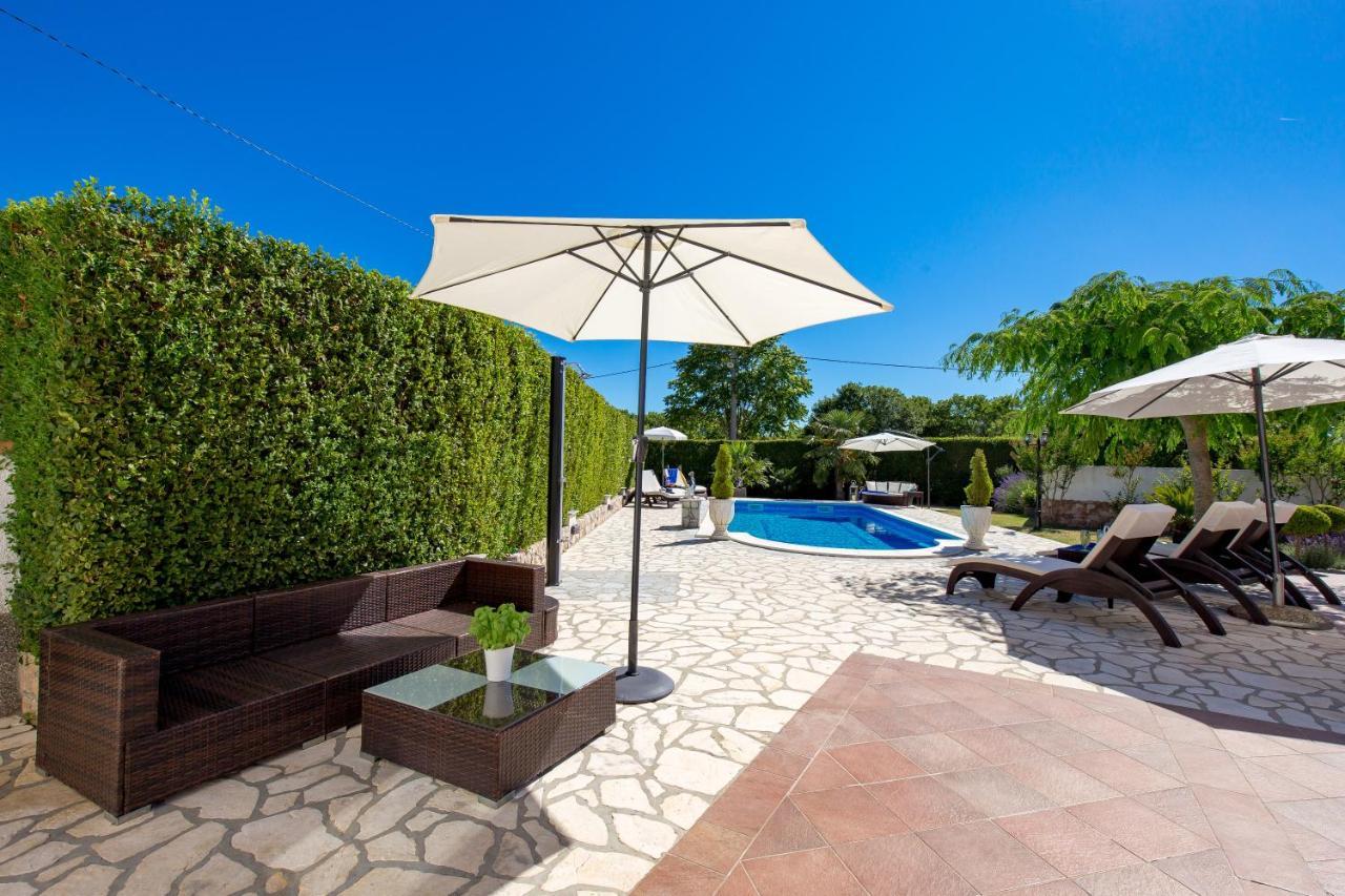 Villa Summer Oasis Dobrinj Extérieur photo
