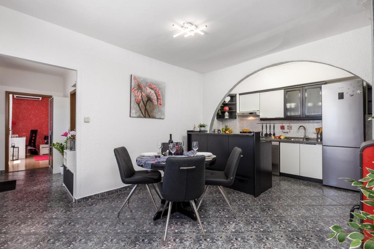Villa Summer Oasis Dobrinj Extérieur photo