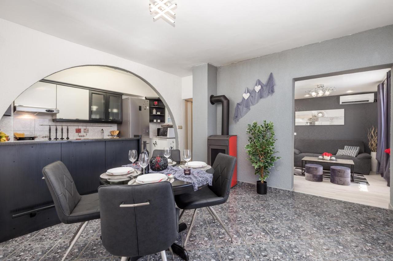 Villa Summer Oasis Dobrinj Extérieur photo